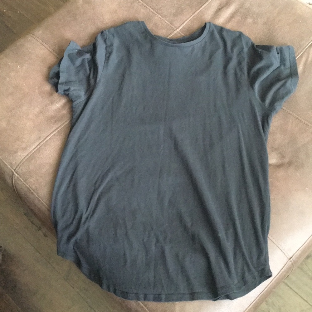 Pacsun scallop fit T-shirt’s size large